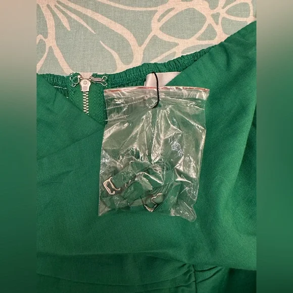 Let’s Get It Popping Strapless Green Dress with Cutout (Comes with Straps) - Picture 6 of 15